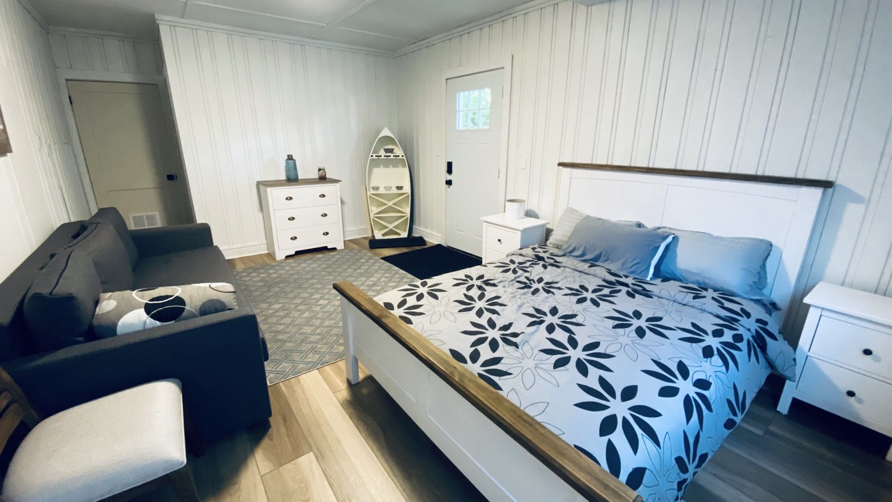 Photo of Bedroom in Crystal Beach
