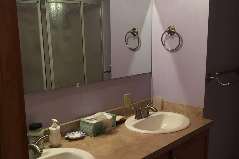 Photo of Bathroom in Lowry