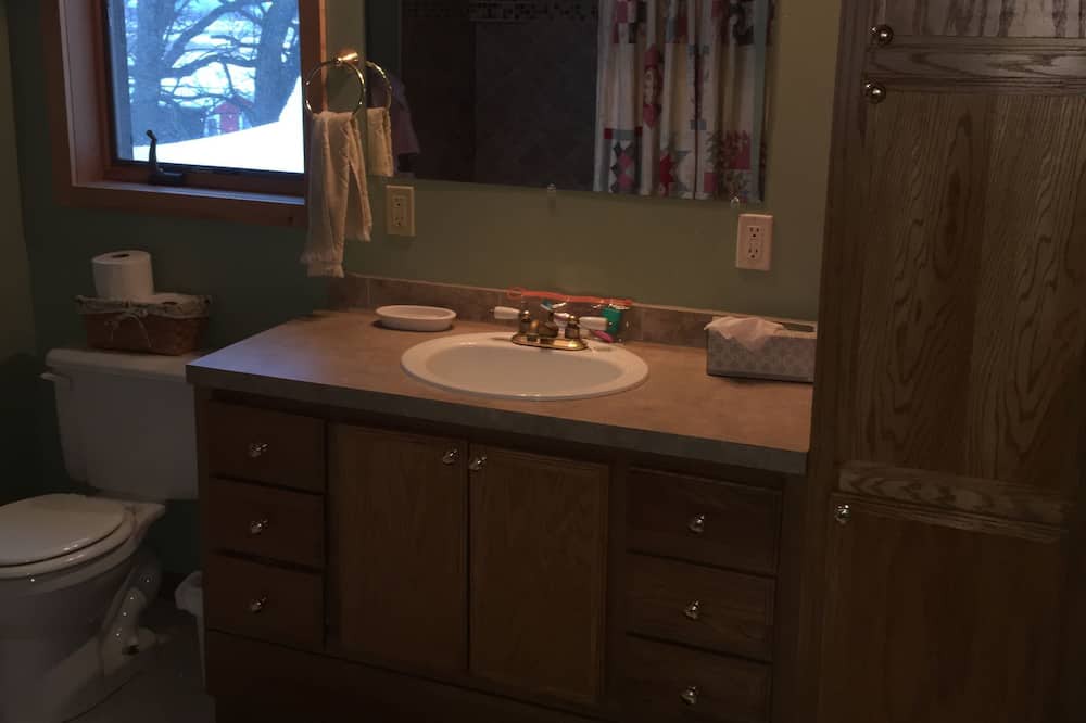 Photo of Bathroom in Lowry