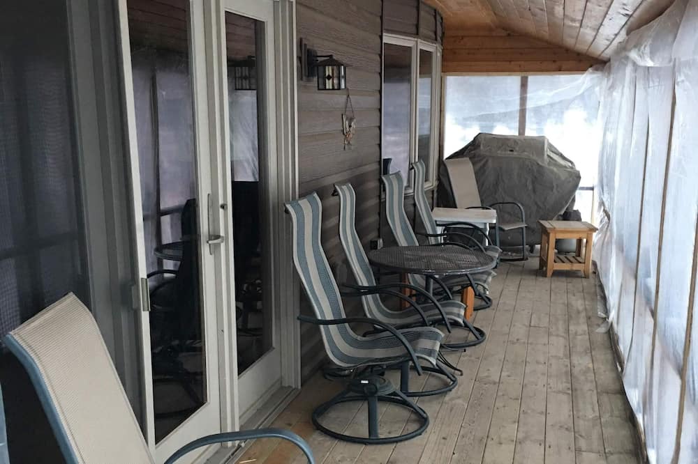 Photo of Outdoor in Lowry