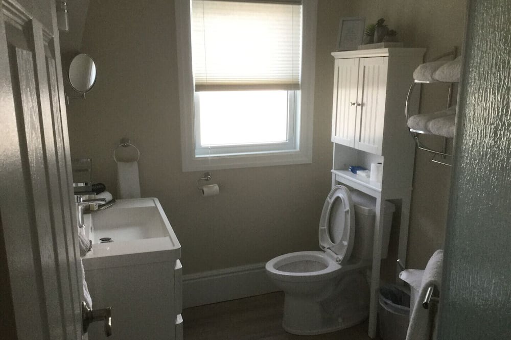 Photo of Bathroom in Stratford