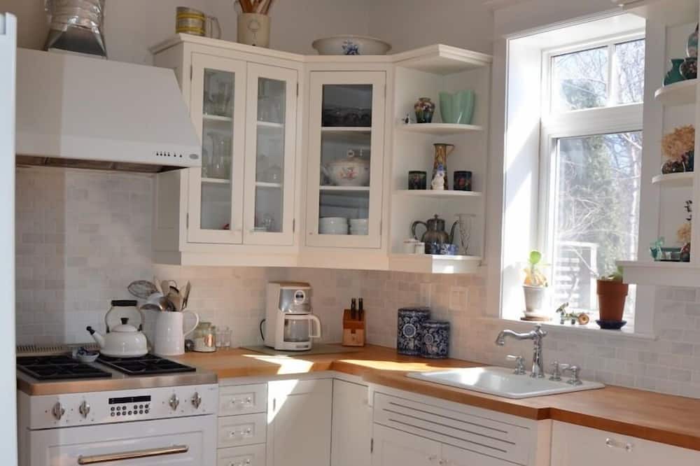 Photo of Kitchen in Bracondale Hill