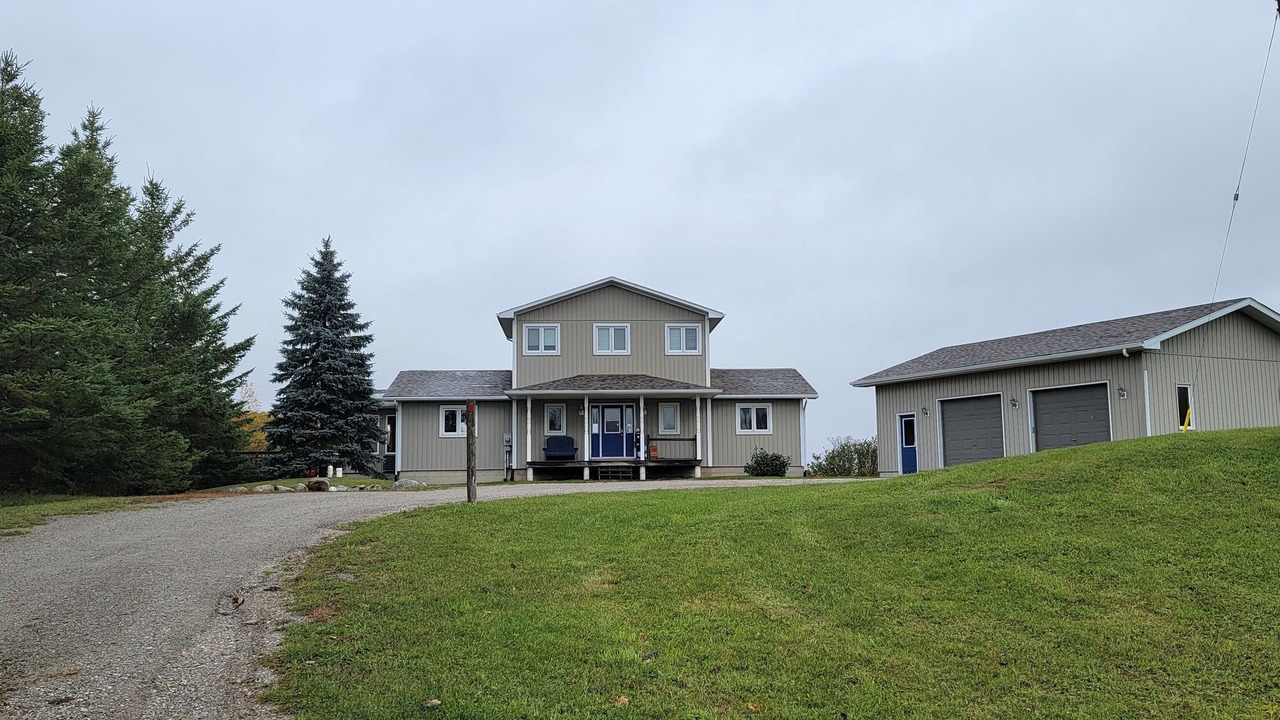 Photo of Outdoor in Grey Highlands