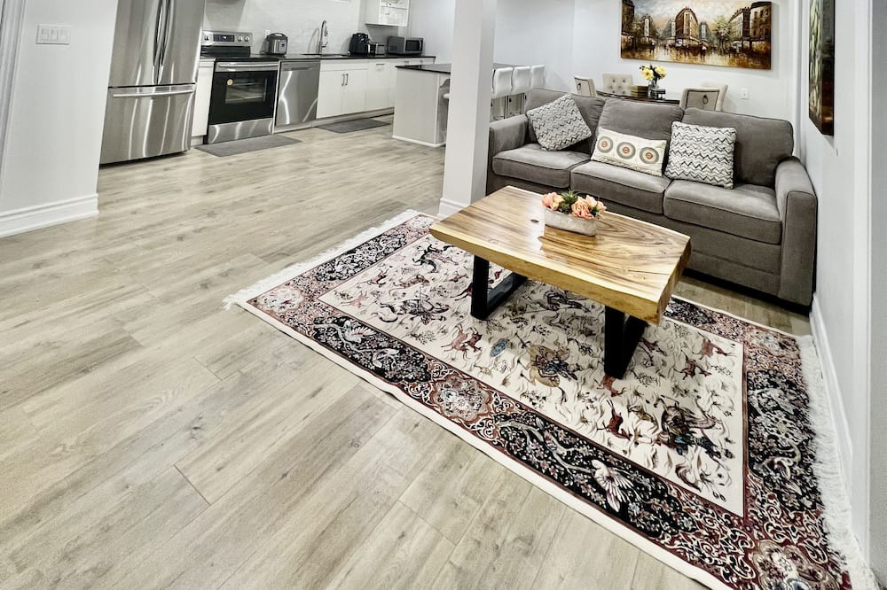 Photo of Livingroom in Richmond Hill