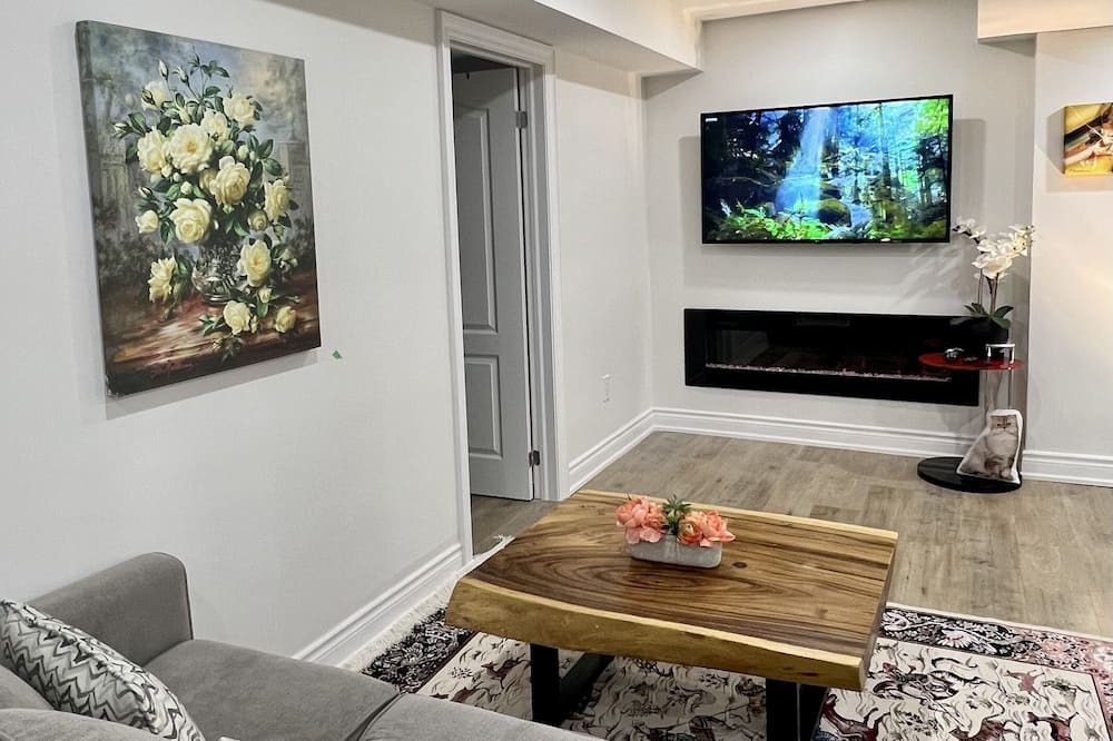 Photo of Livingroom in Richmond Hill