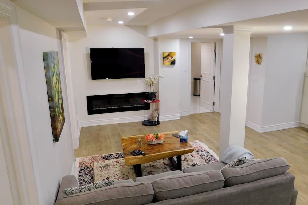 Photo of Livingroom in Richmond Hill