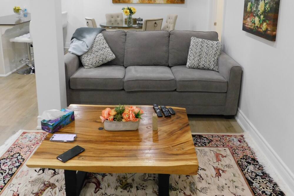 Photo of Livingroom in Richmond Hill