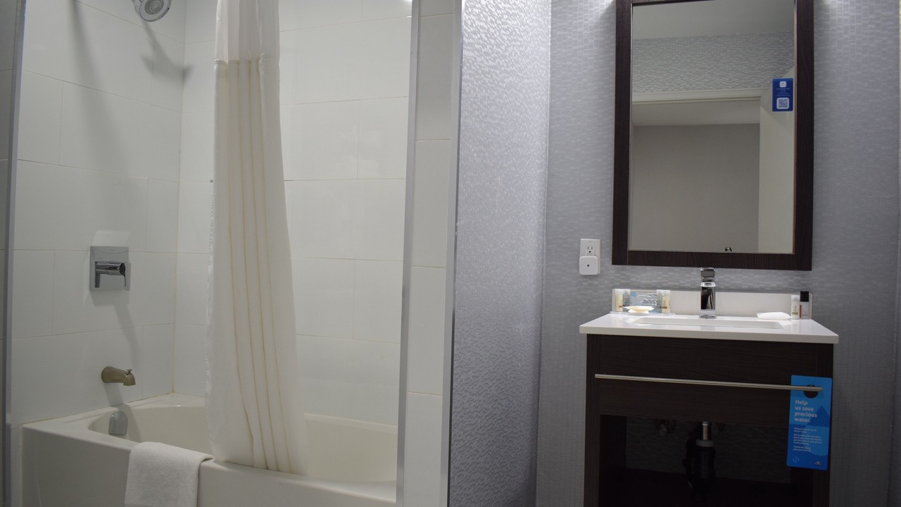 Photo of Bathroom in Rideau Heights