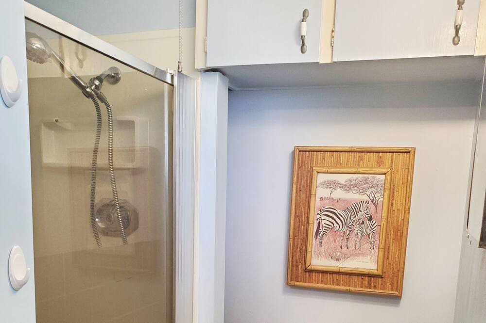 Photo of Bathroom in Lindstrom