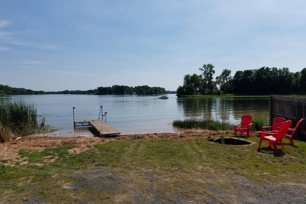 Photo of Others in Lindstrom