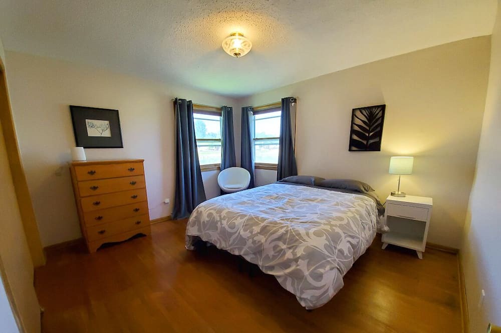 Photo of Bedroom in Lindstrom