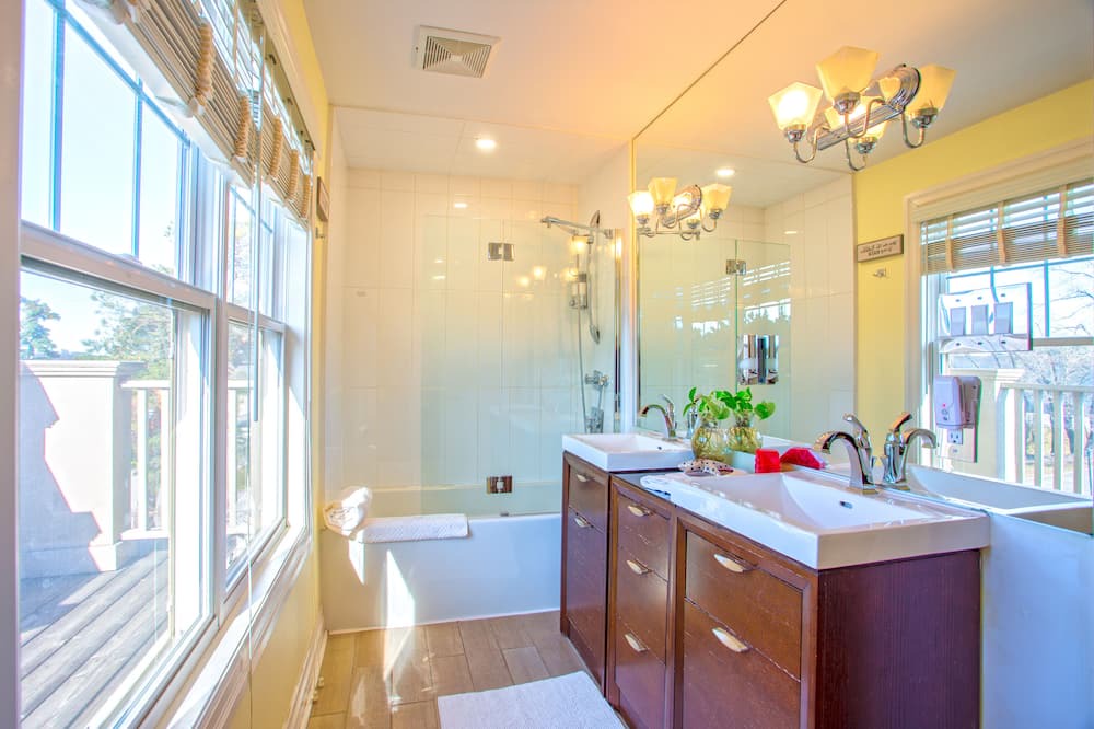 Photo of Bedroom in Stoney Creek