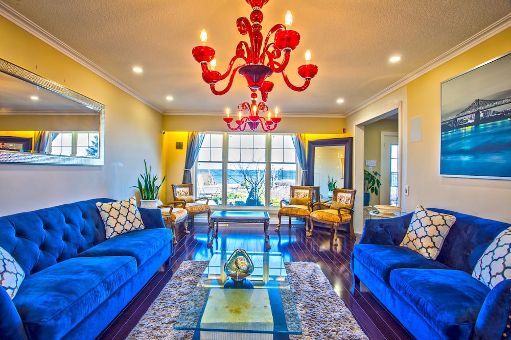 Photo of Livingroom in Stoney Creek