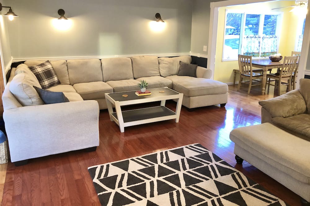 Photo of Livingroom in Blaine