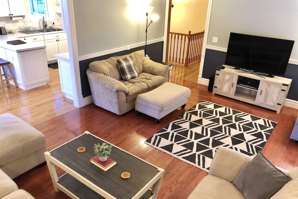 Photo of Bedroom in Blaine