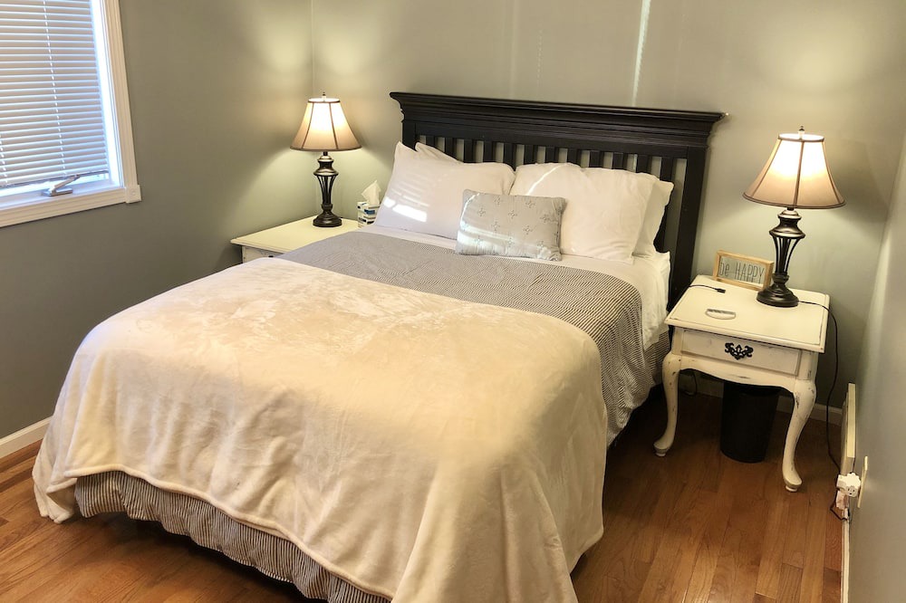 Photo of Bedroom in Blaine