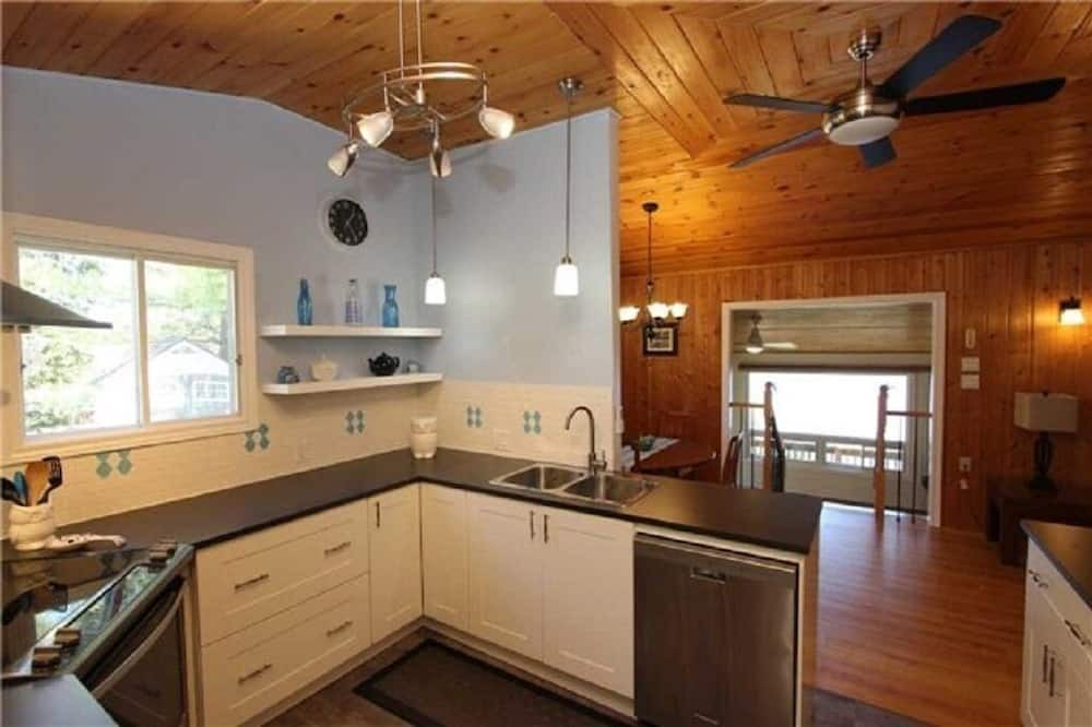 Photo of Kitchen in Havelock-Belmont-Methuen