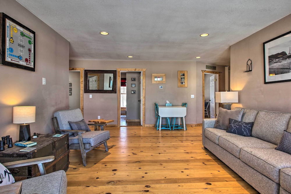Photo of Livingroom in Hillman