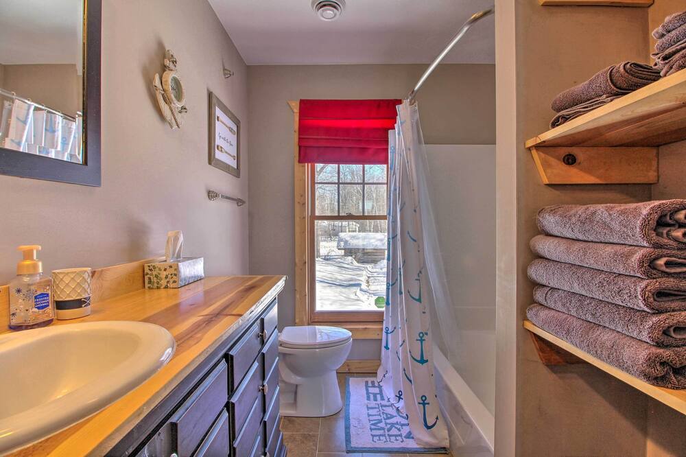Photo of Bathroom in Hillman