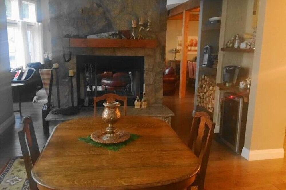 Photo of Kitchen in North Kawartha