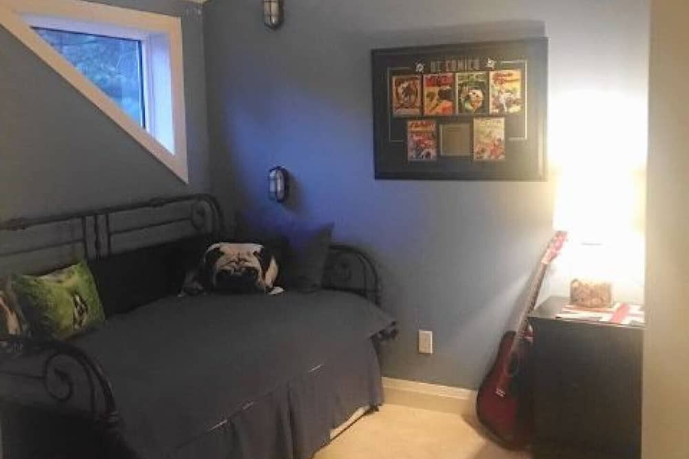 Photo of Bedroom in North Kawartha