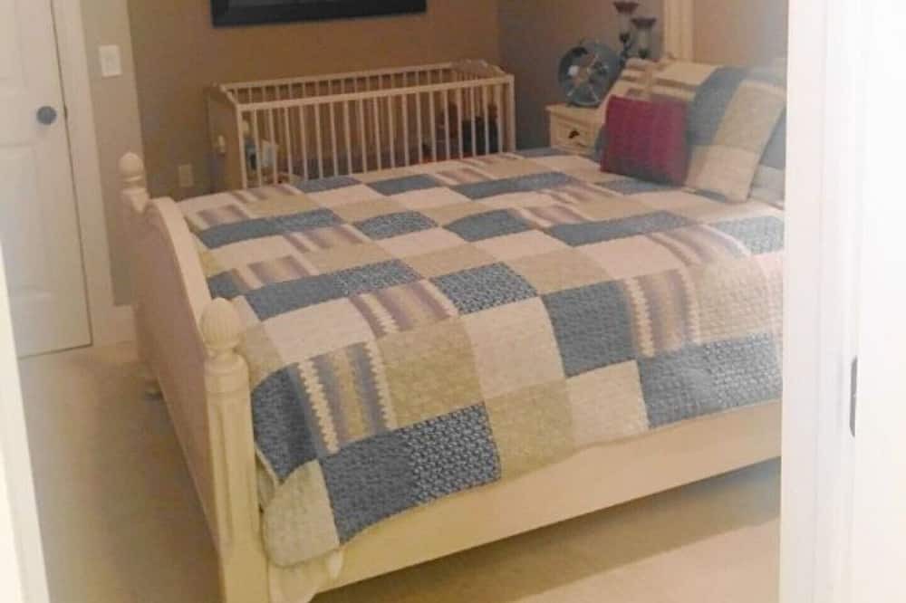 Photo of Bedroom in North Kawartha