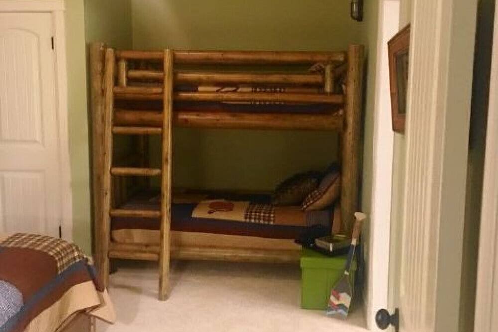 Photo of Bedroom in North Kawartha