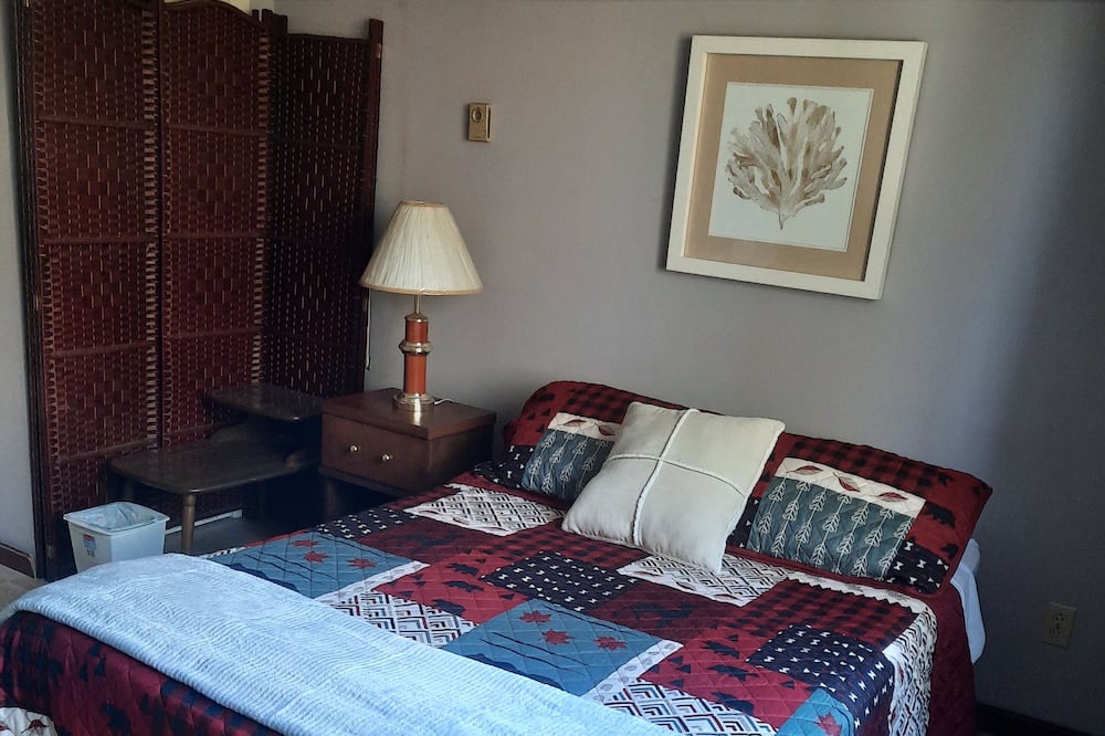 Photo of Bedroom in Whitney