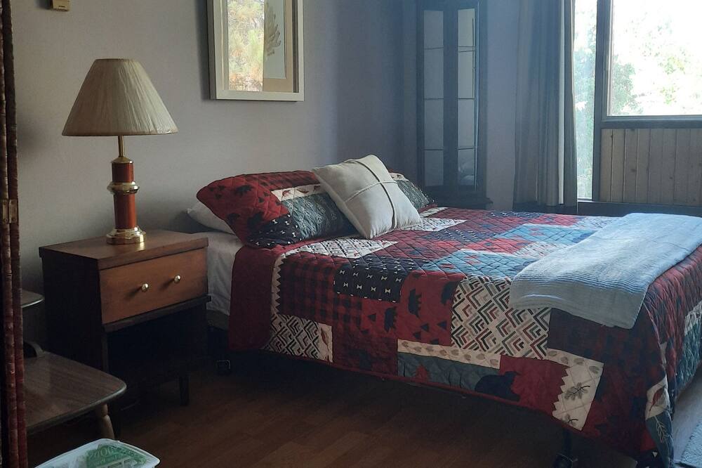 Photo of Bedroom in Whitney