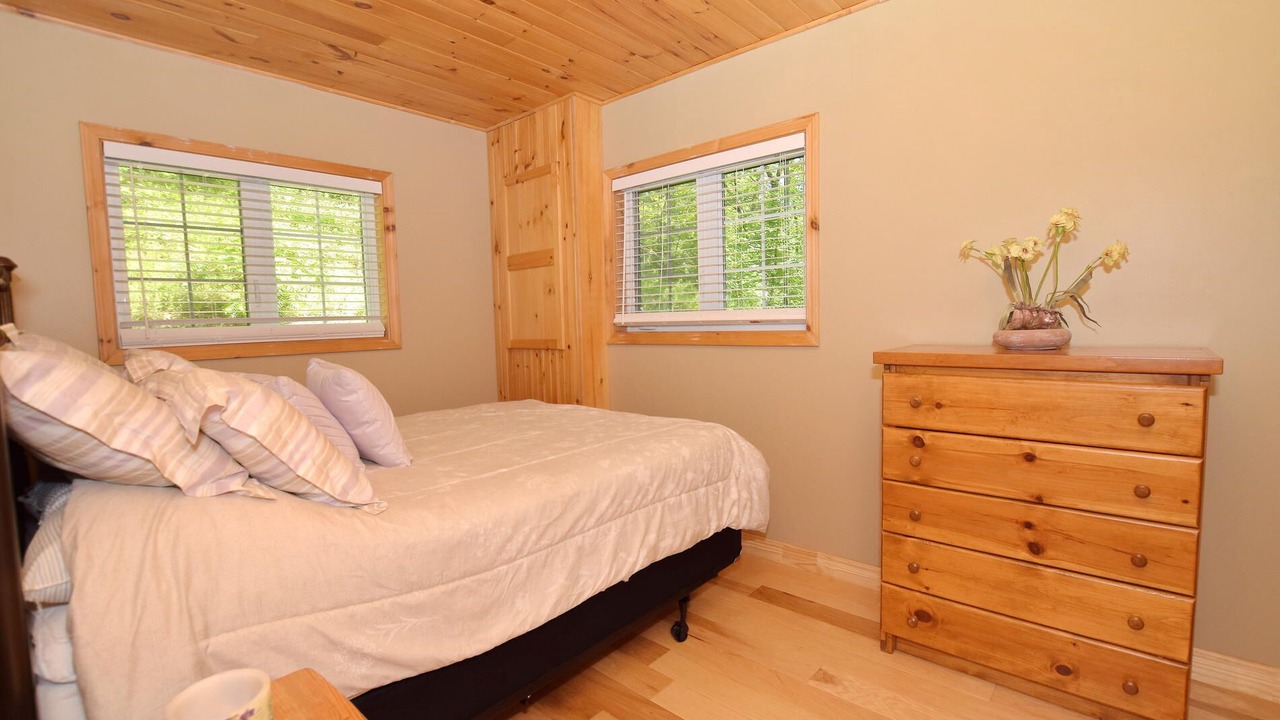 Photo of Bedroom in Arden