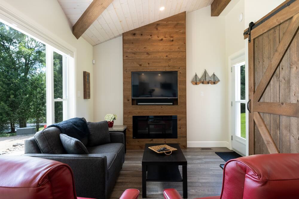 Photo of Livingroom in Haliburton
