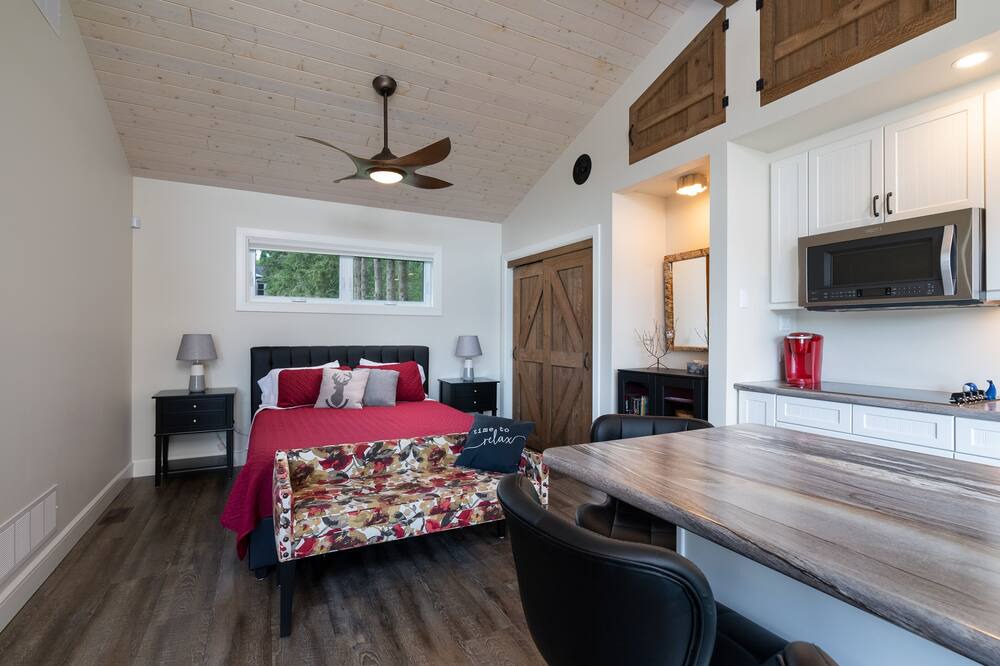 Photo of Bedroom in Haliburton