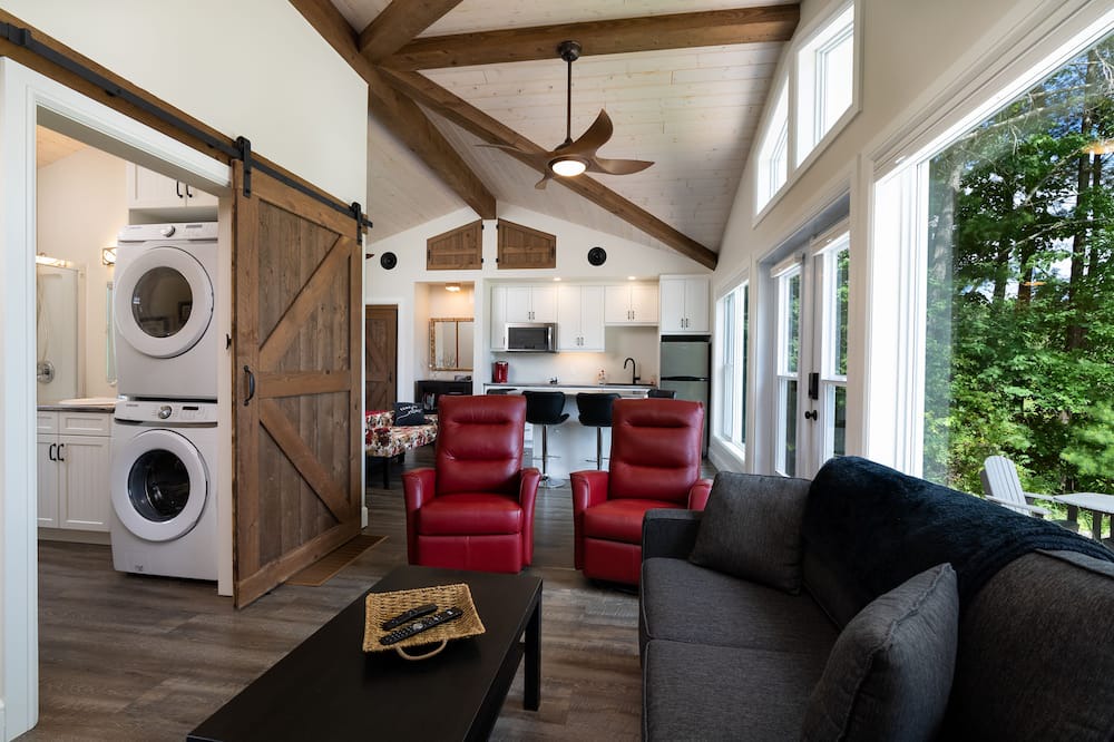 Photo of Livingroom in Haliburton