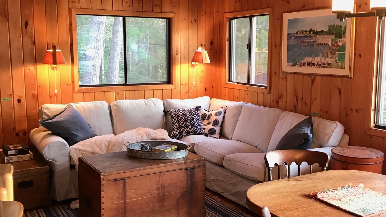 Photo of Livingroom in Kawartha Park