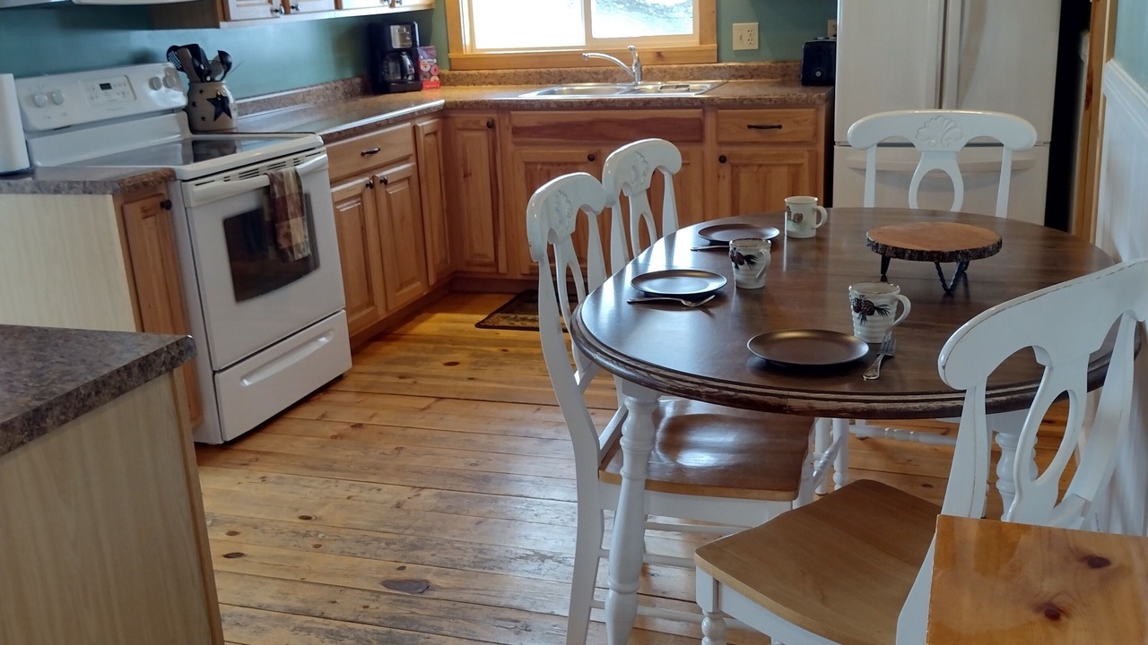 Photo of Kitchen in Maple Lake
