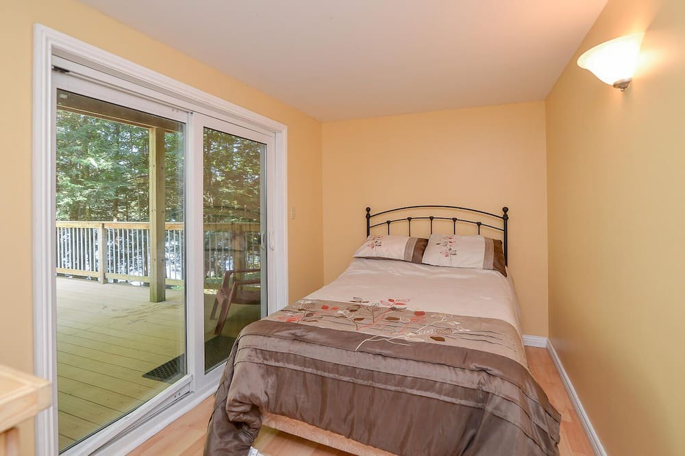 Photo of Bedroom in Arden