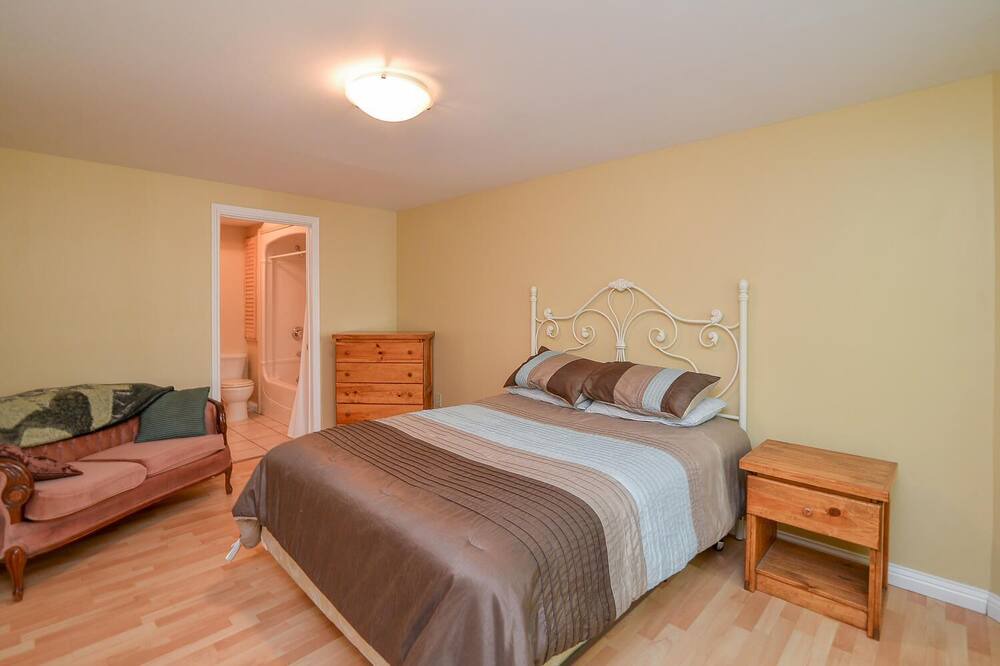 Photo of Bedroom in Arden