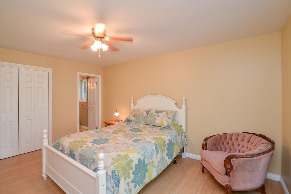 Photo of Bedroom in Arden