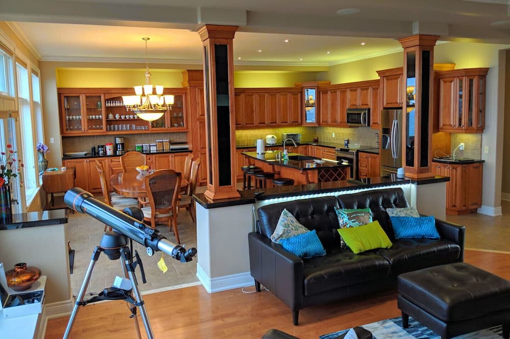 Photo of Livingroom in Stoney Creek