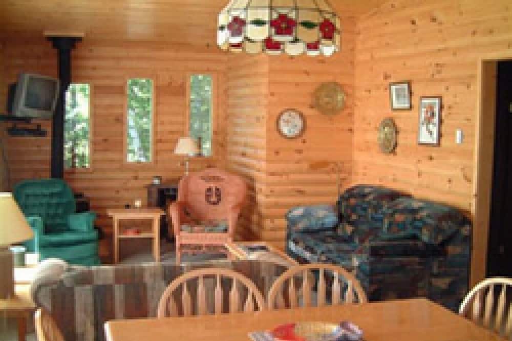 Photo of Livingroom in Kenora