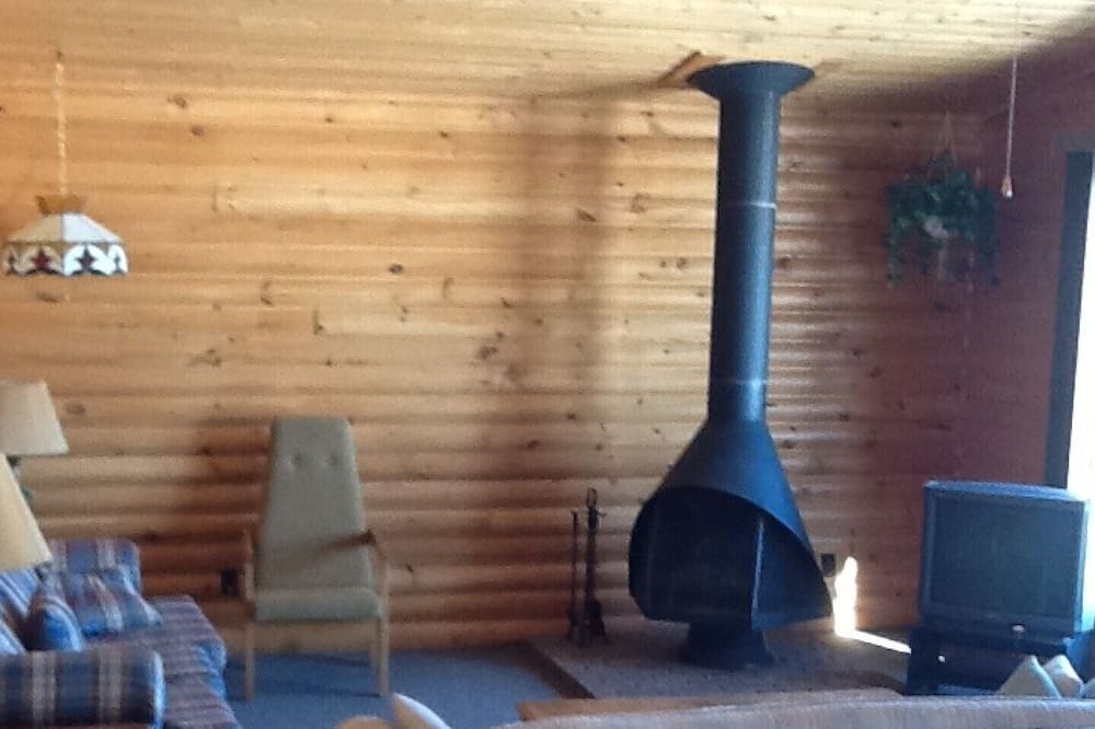Photo of Livingroom in Kenora