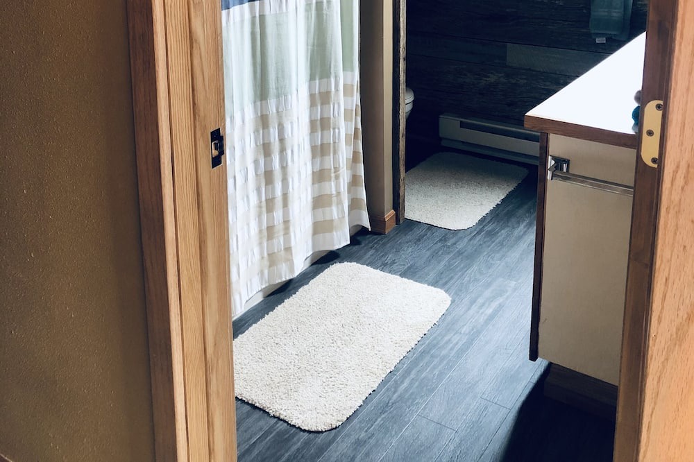 Photo of Bathroom in Audubon