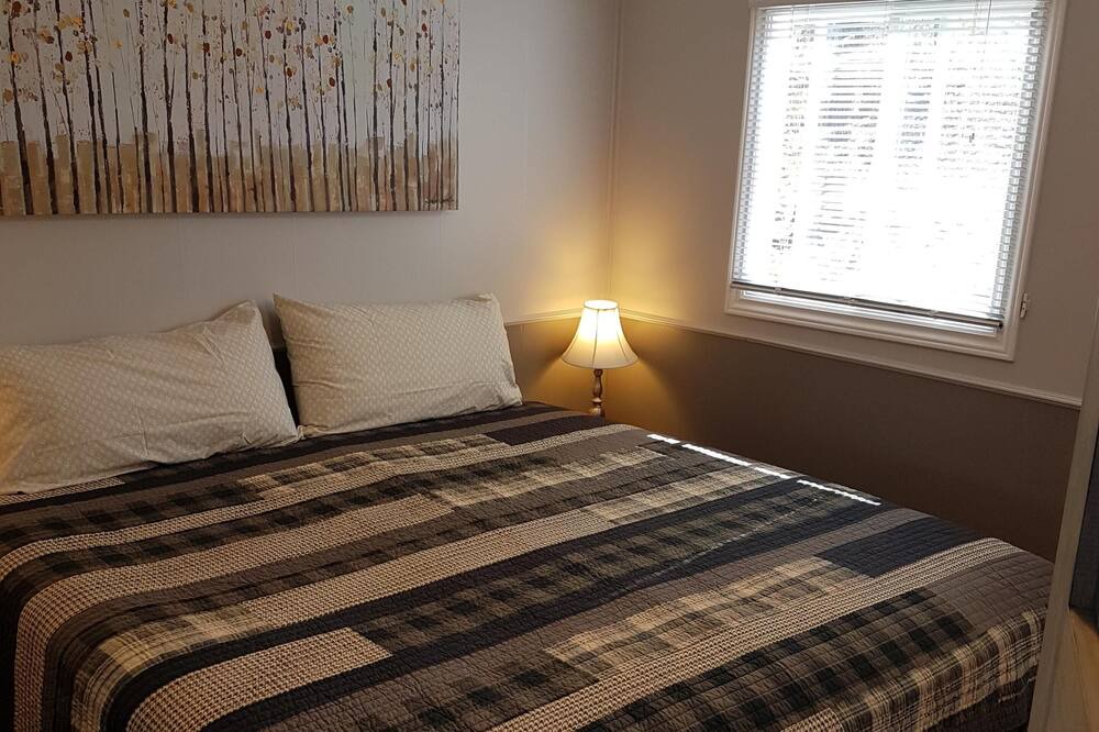 Photo of Bedroom in Golden Lake