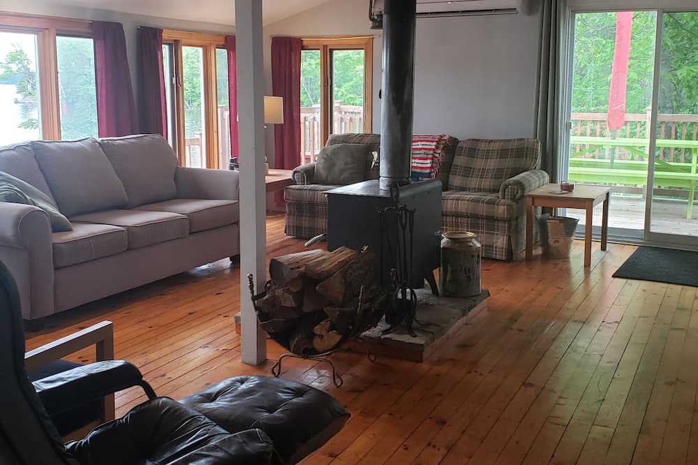 Photo of Livingroom in Golden Lake
