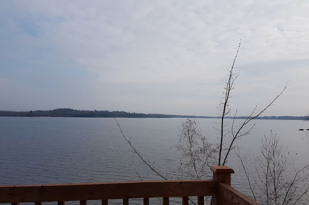 Photo of Patio Balcony in Golden Lake