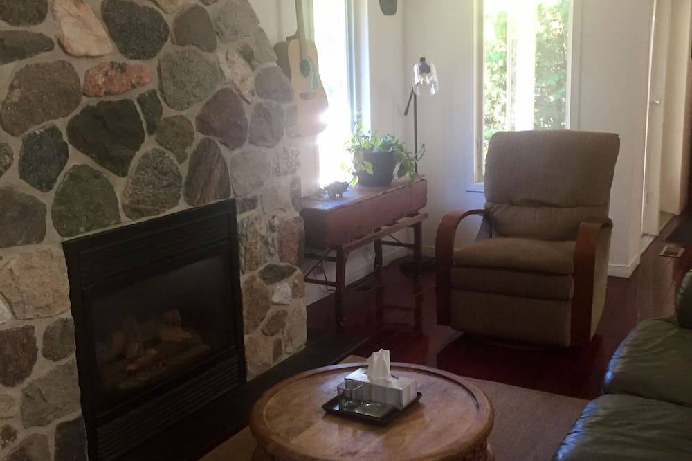 Photo of Livingroom in Bayfield