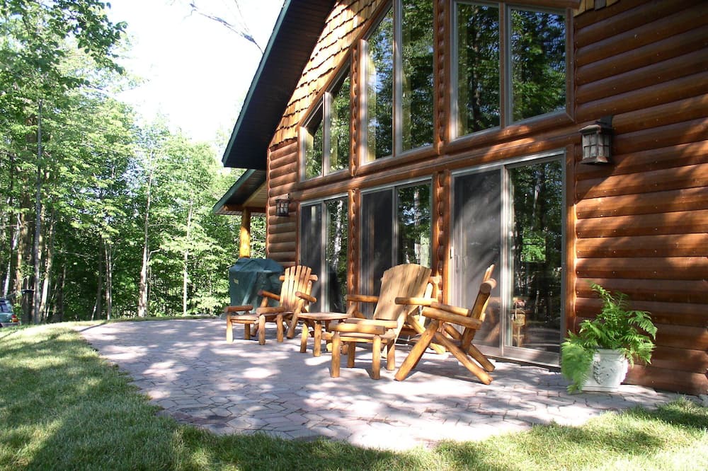 Photo of Patio Balcony in Aitkin