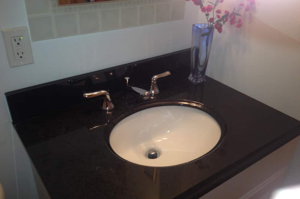 Photo of Bathroom in Grand Bend