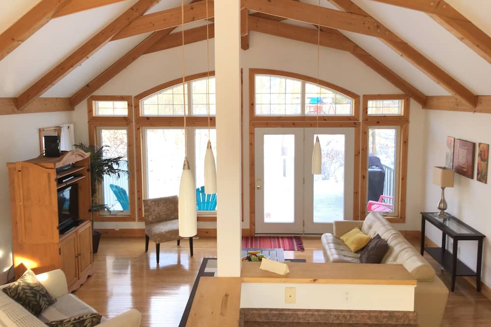 Photo of Bedroom in Grand Bend