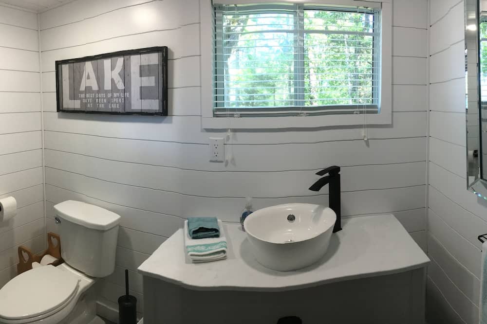 Photo of Bathroom in The Archipelago